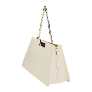 Bolso de mano color crema con cadenita