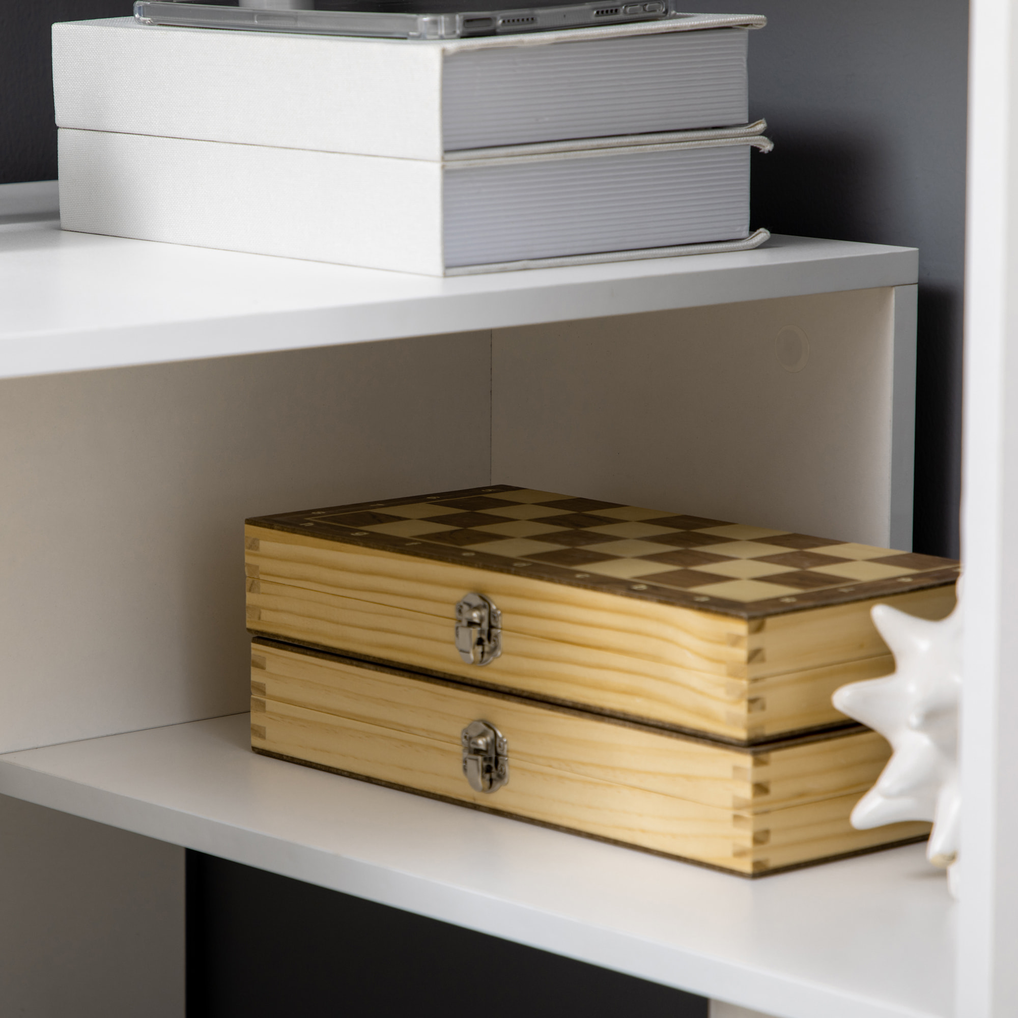 Bureau informatique design contemporain avec bibliothèque zig zag 4 étagères panneaux particules blanc