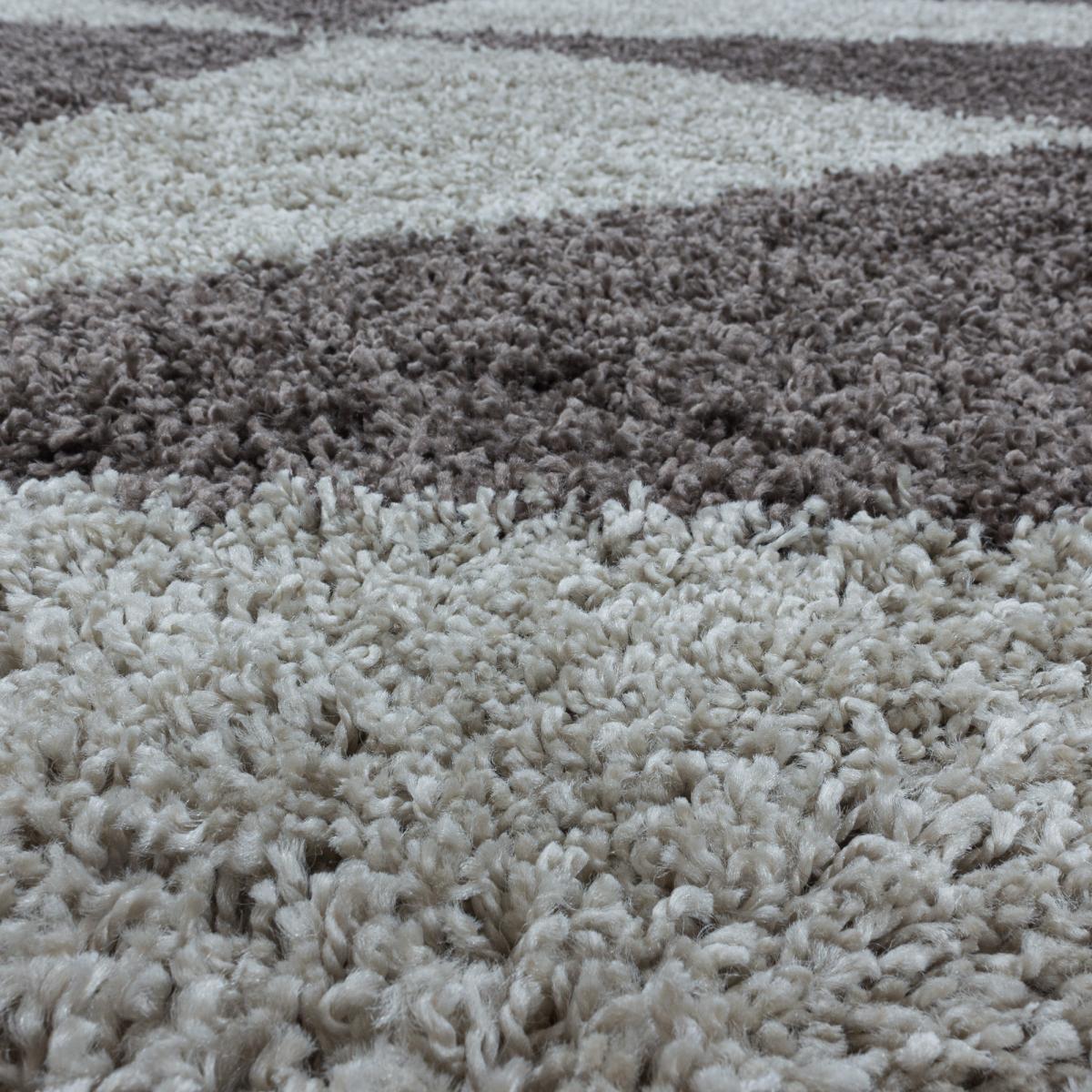 Tapis shaggy tissé motif géométrique MERA