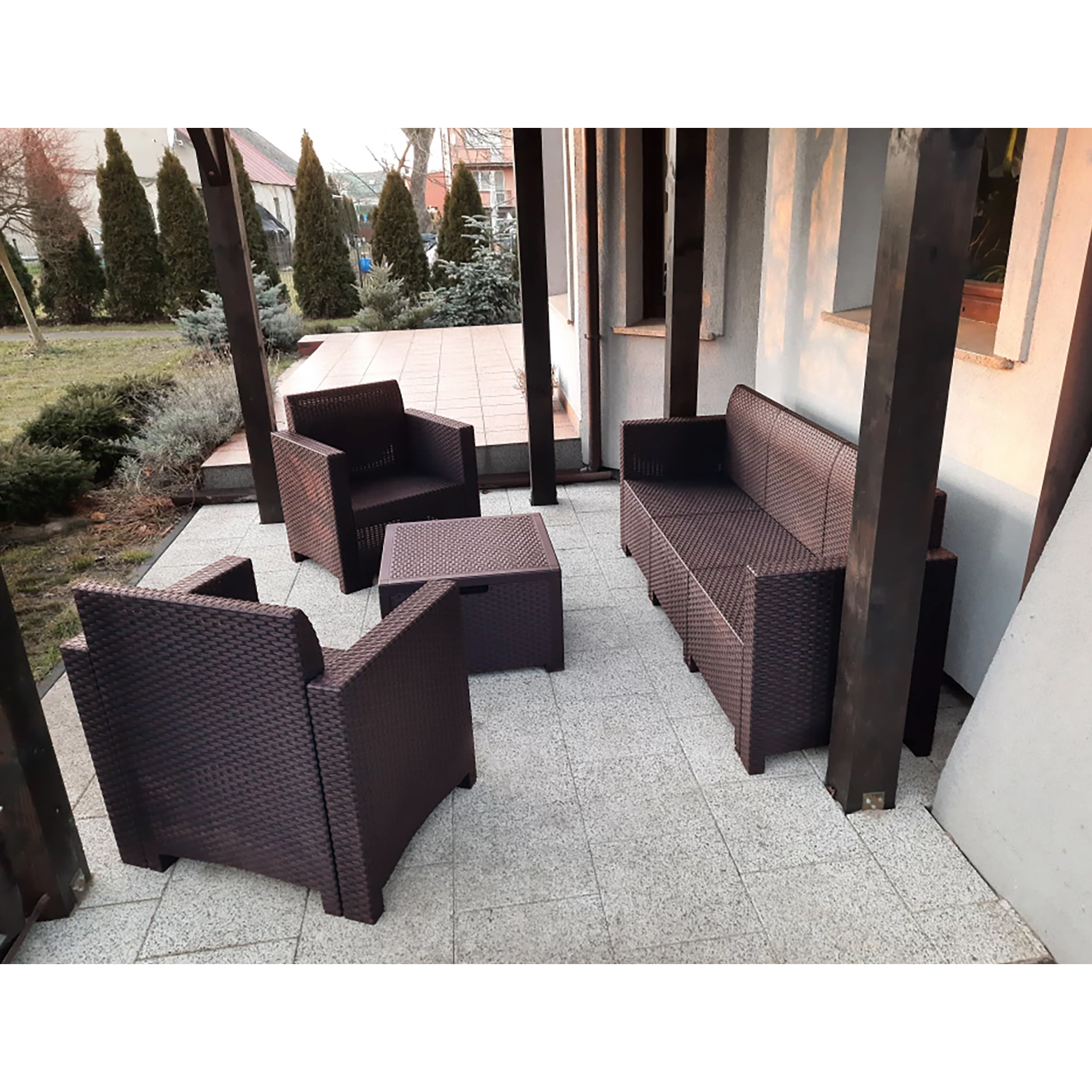 Set salotto da esterno Venus, Set da giardino con cuscini, Salottino indoor e outdoor effetto rattan, 100% Made in Italy, Marrone