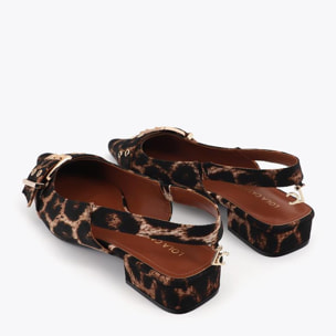 Scarpa bassa con cinturino personalizzato e dettagli con fibbia