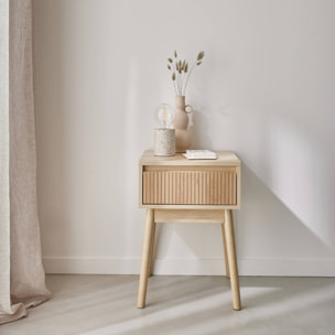 Table de chevet avec un tiroir. Panneaux stratifiés couleur naturelle. Pied en bois de sapin.  L 39 x l 39 x H 55.4cm LINEAR