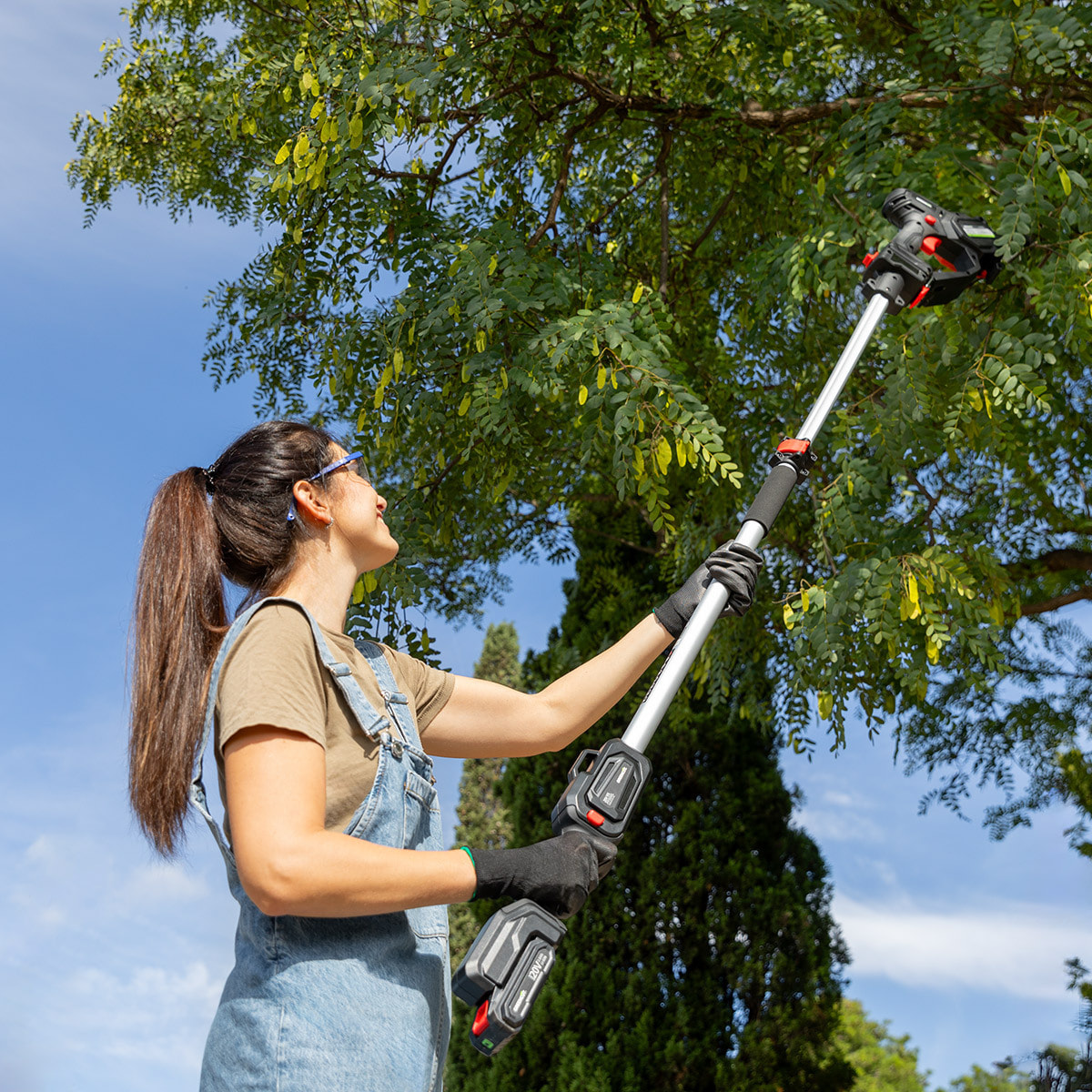 Podadora de altura telescópica batería litio 20V potente y manejable -GREENCUT PP200L