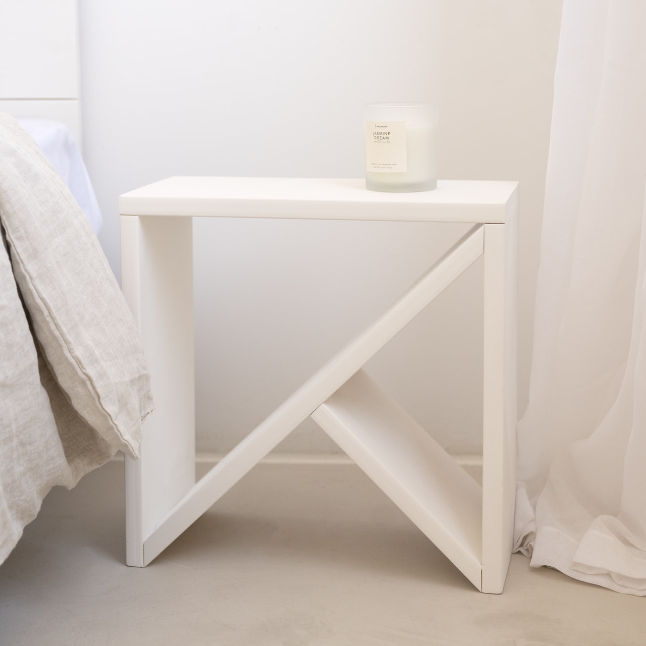 Pack 2 tables en bois massif blanc en différentes tailles