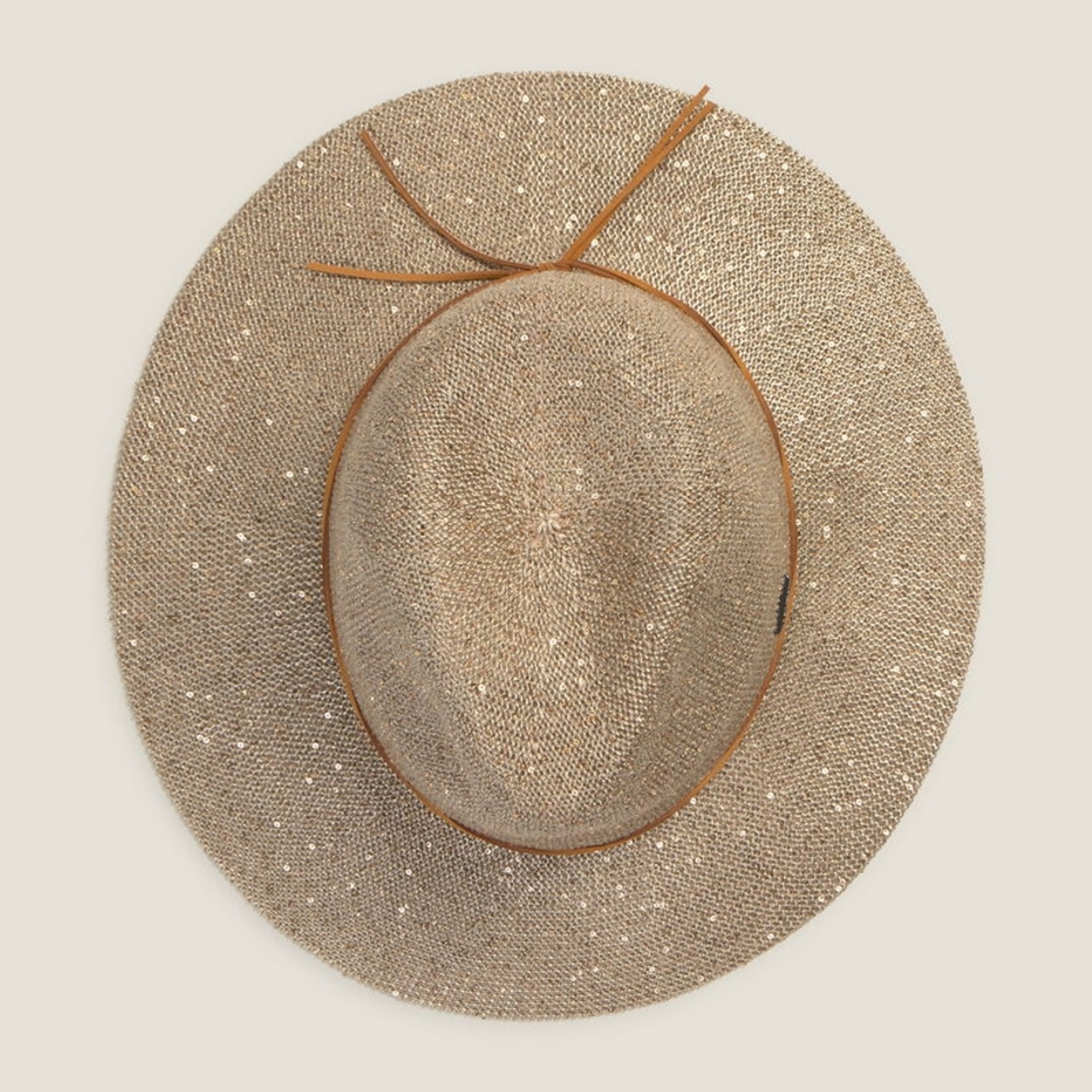 Sombrero de playa
 May color dorado Poliéster