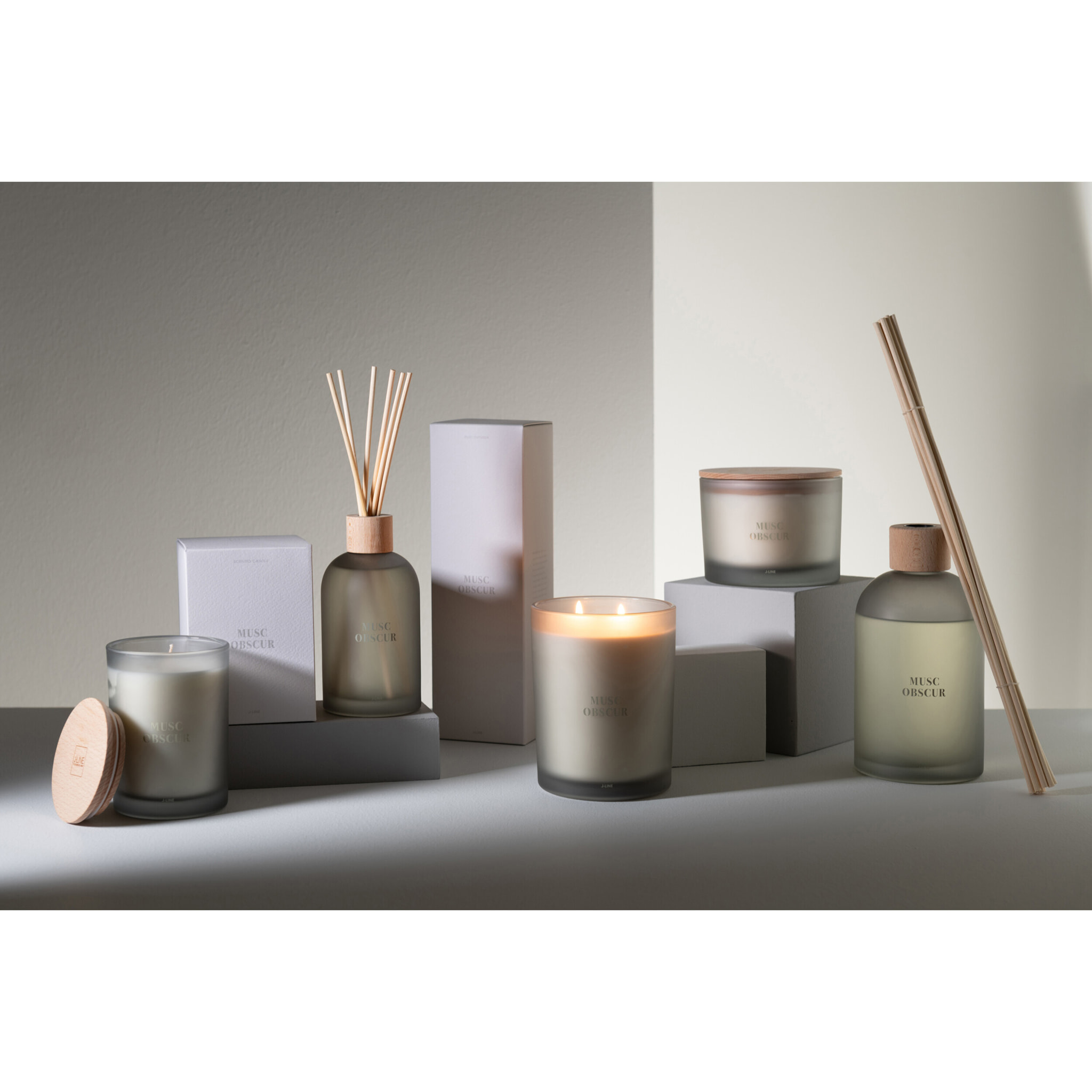 J-Line bougie parfumée Accords Essentiels - Musc Obscur - bleu - 28H