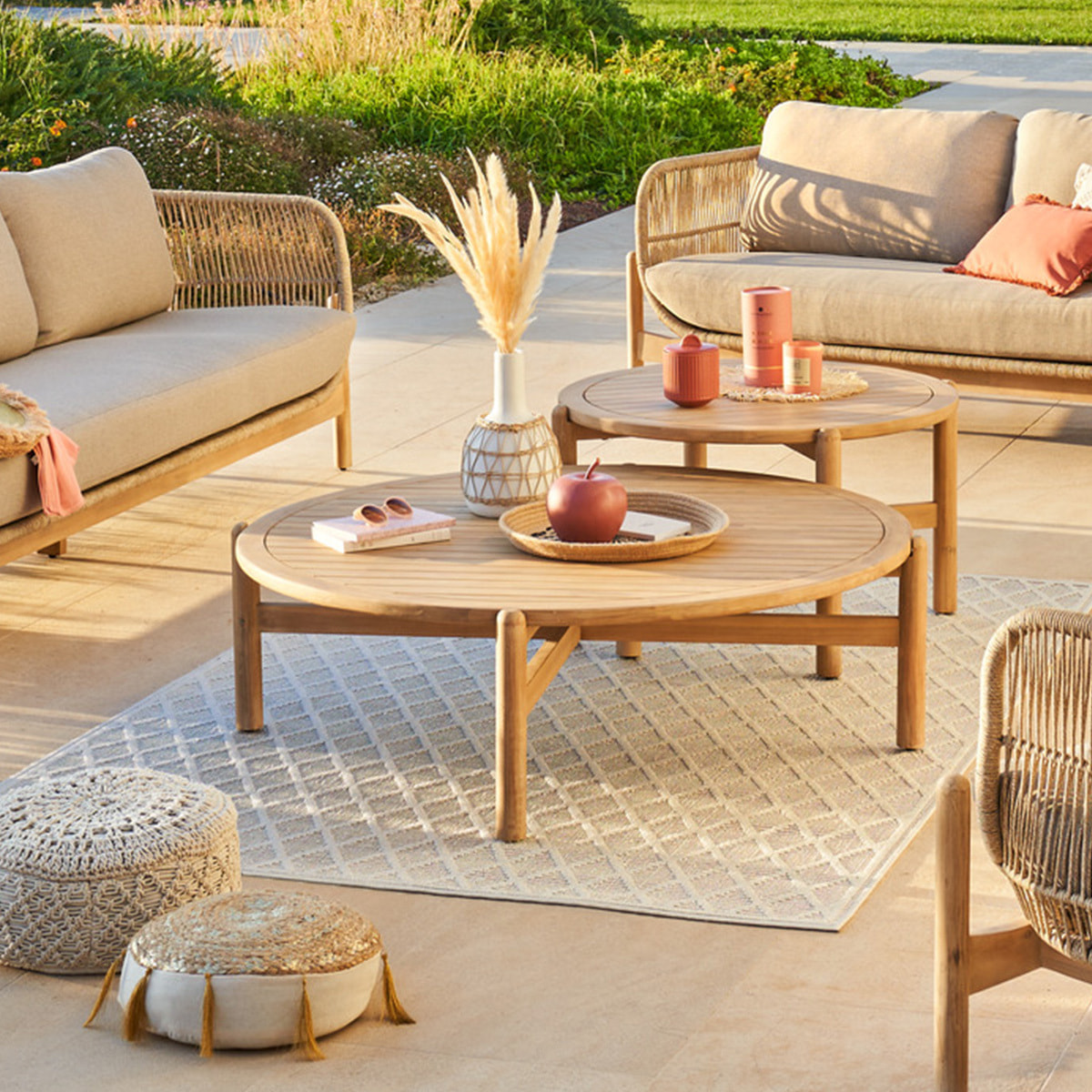 Table basse de jardin ronde "Deona" 120x38cm en acacia