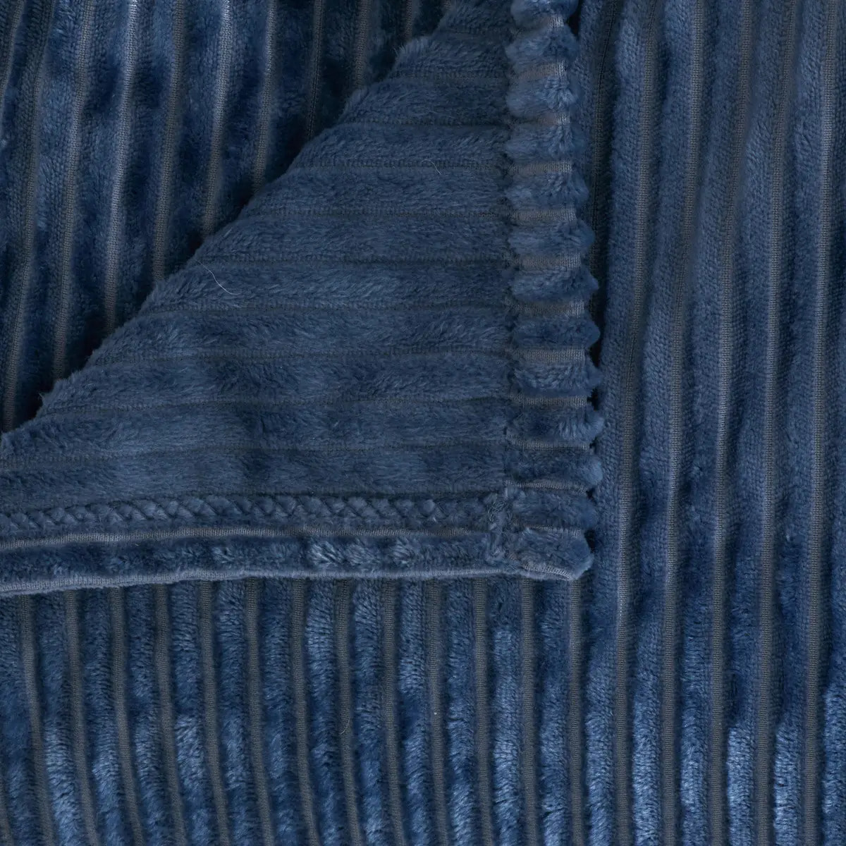 Plaid flanelle côtelé Arum bleu encre 240x220cm