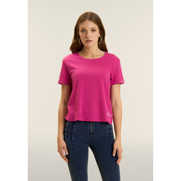 T-shirt cropped in jersey fiammato con risvolto sulle maniche