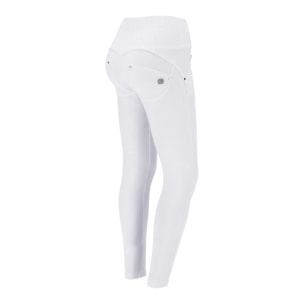 Pantaloni push up WR.UP® 7/8 vita alta con bottoni in tessuto navetta con strappi