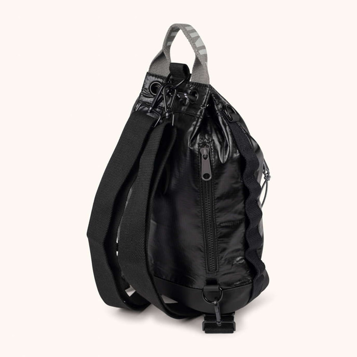 Mochila Saco Adaptable en Poliamida Reciclada DEEP RECYCLED DRAWSTRING BACKPACK BLACK