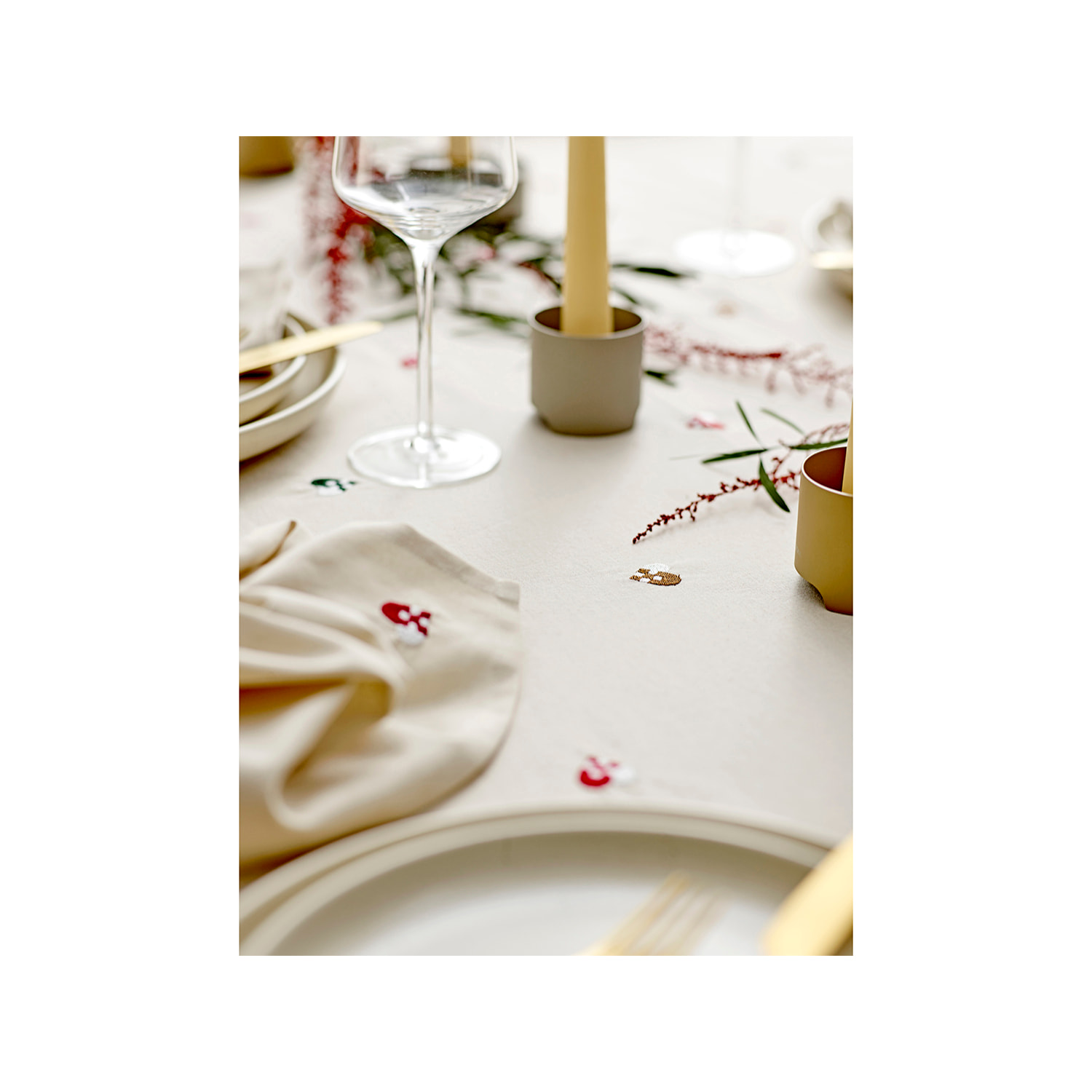 Nappe Christmas Hearts Embroidery