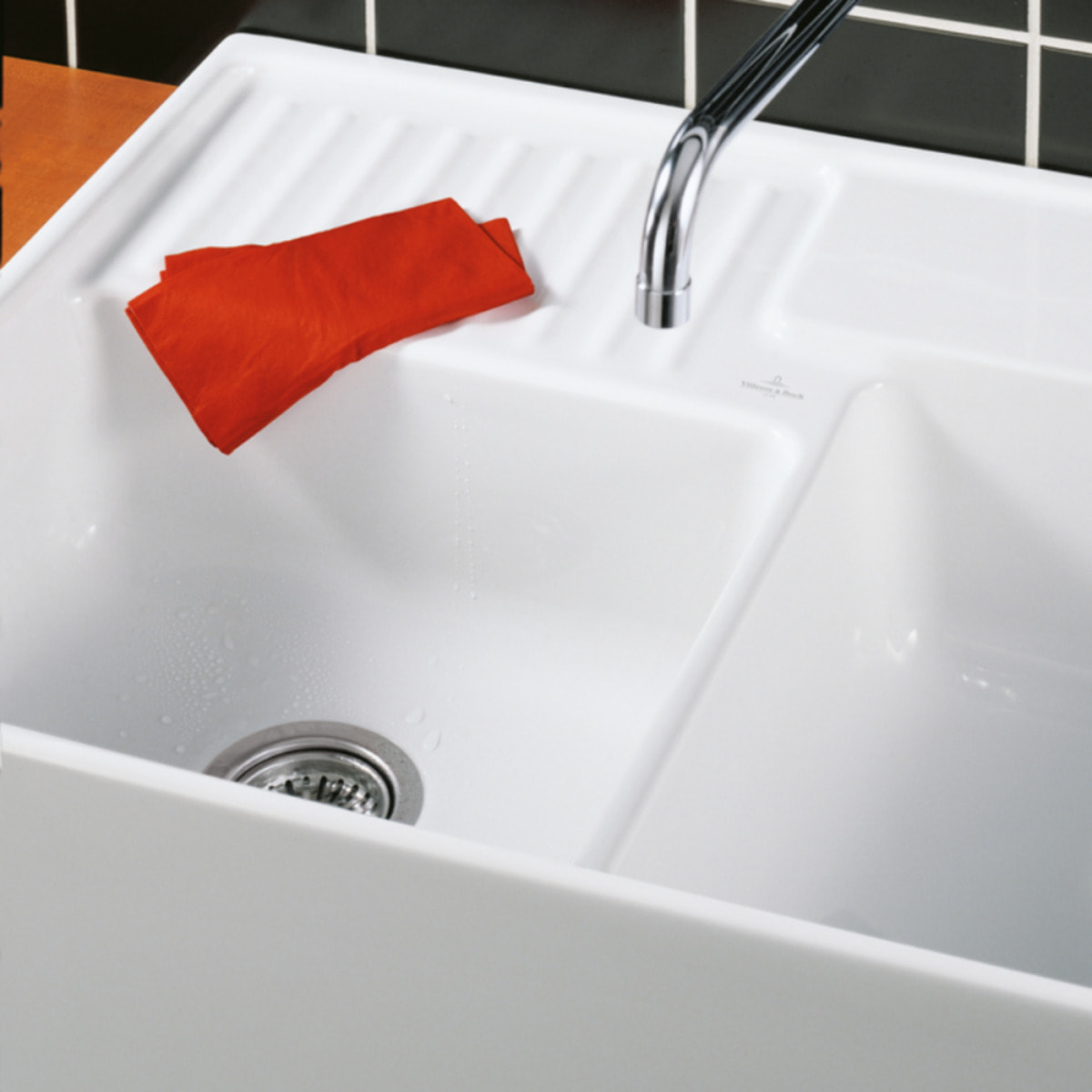 Evier timbre d'office Tradition 2 bacs 89,5 x 63 céramique vidage auto blanc + Cache bonde or
