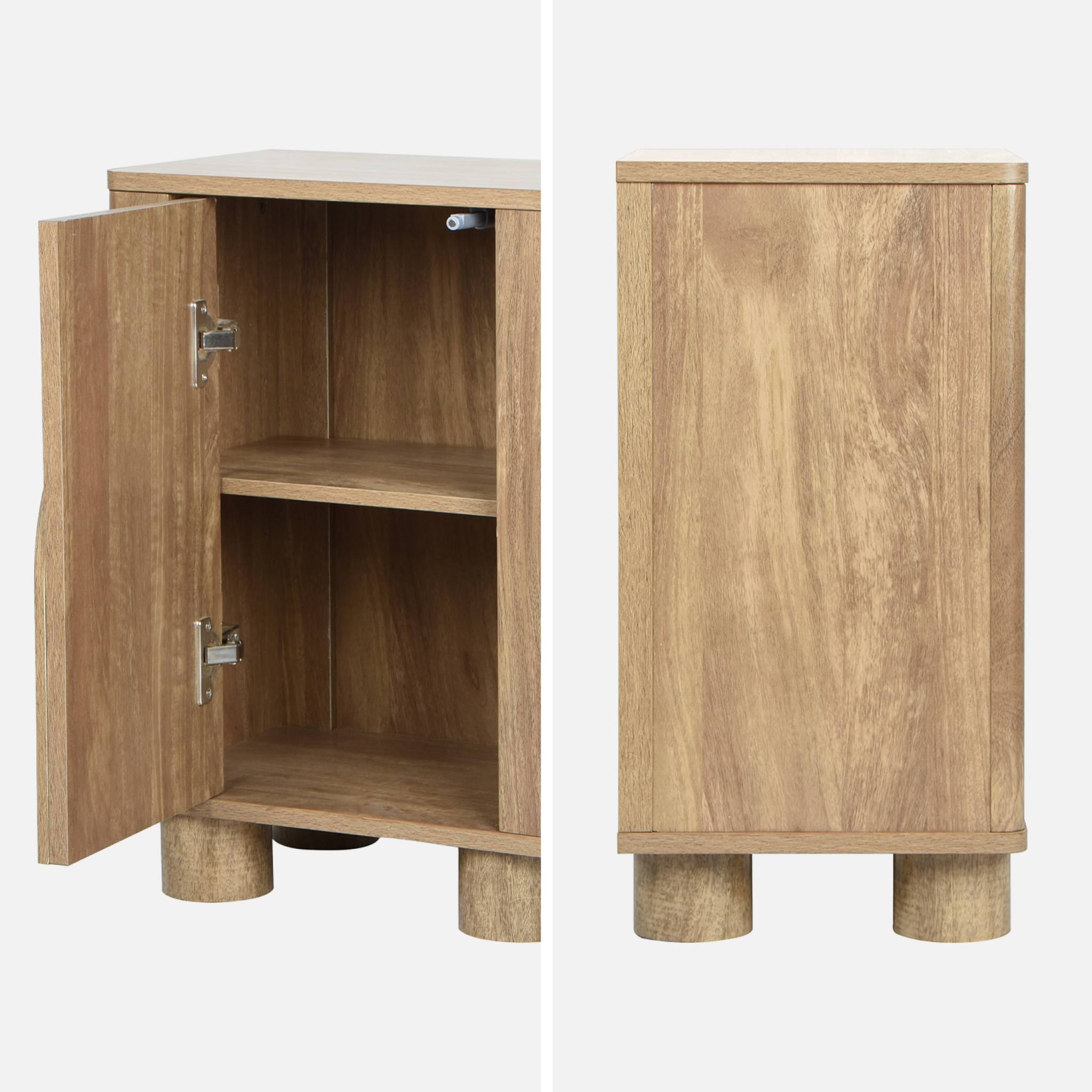 Lot de 2 tables de chevet exotiques MDF effet bois de manguier et pieds arrondis. 1 porte et 1 étagère