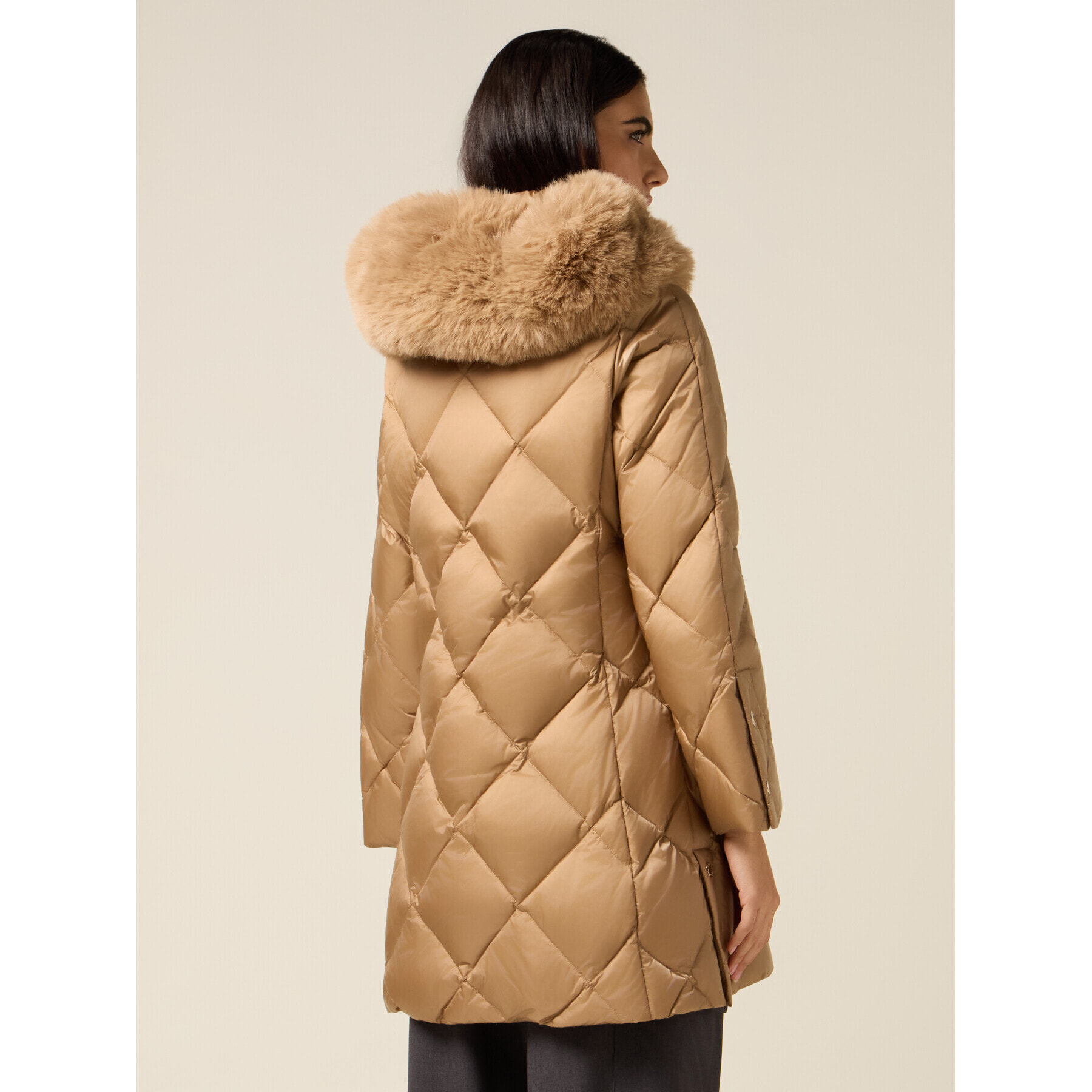 Oltre - Piumino midi trapuntato con vera piuma - Beige