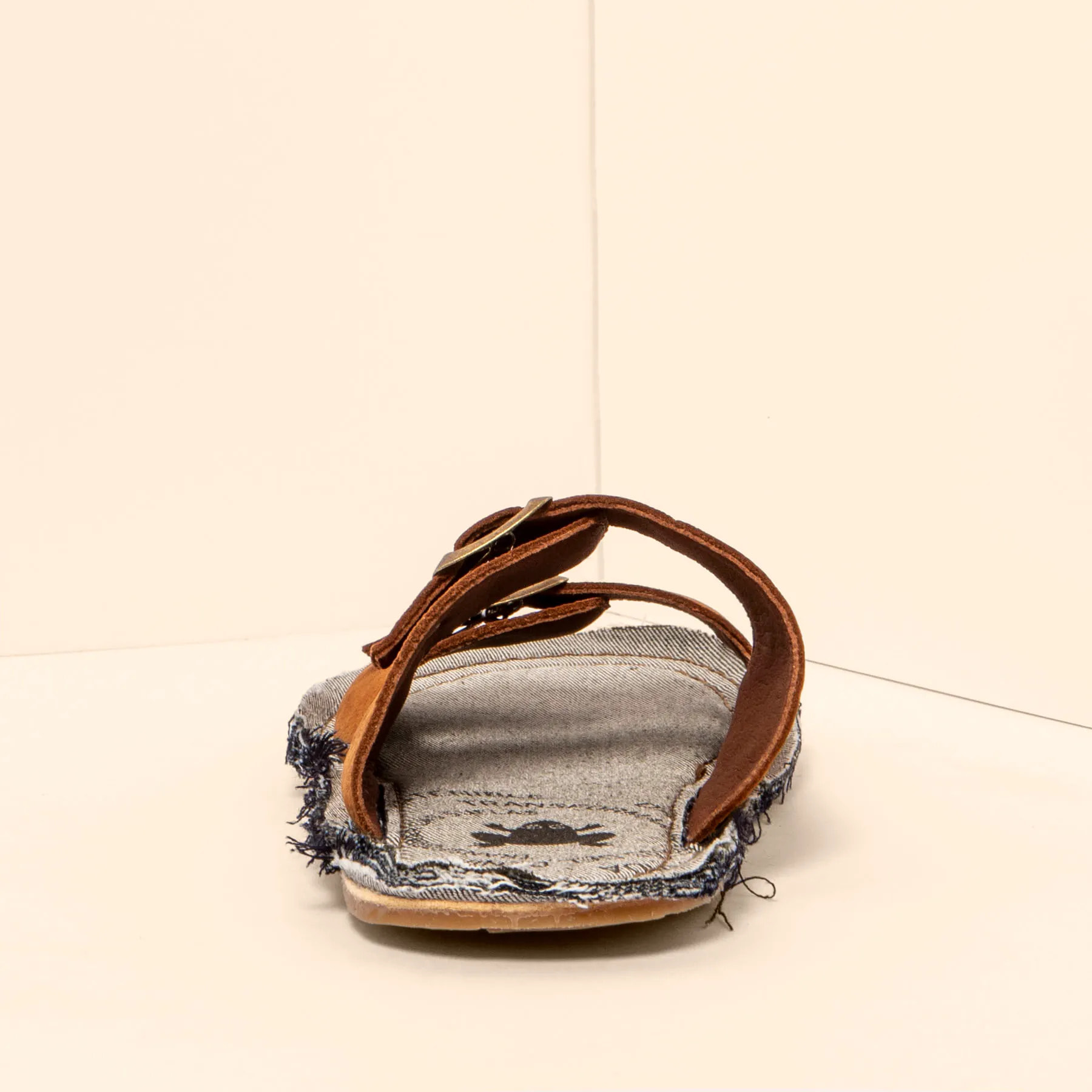Sandalias N598 NOBUCK LAVADO CUERO/ RECYCLUS UNISEX color Cuero