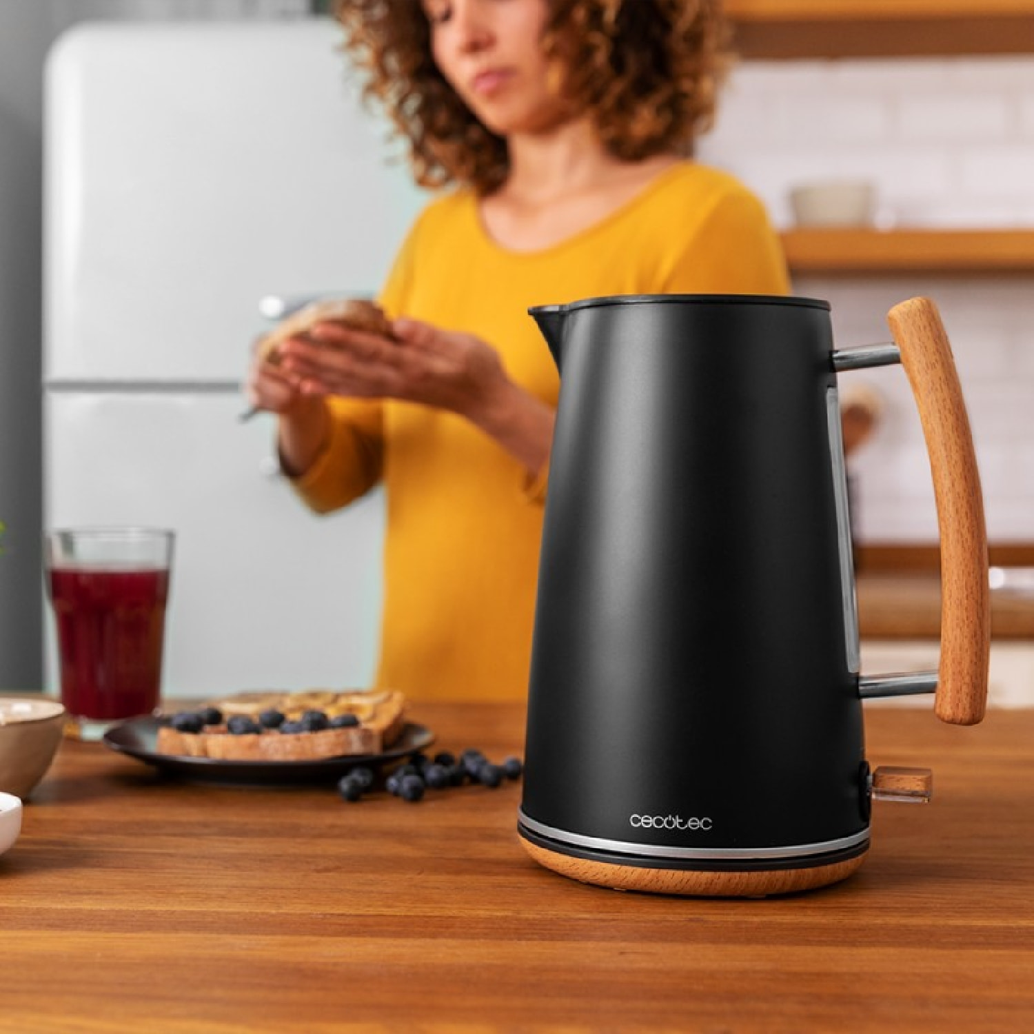 Cecotec Bouilloire ThermoSense 400 Black Woody