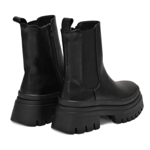 Stivaletto in simil pelle con fascia elastica