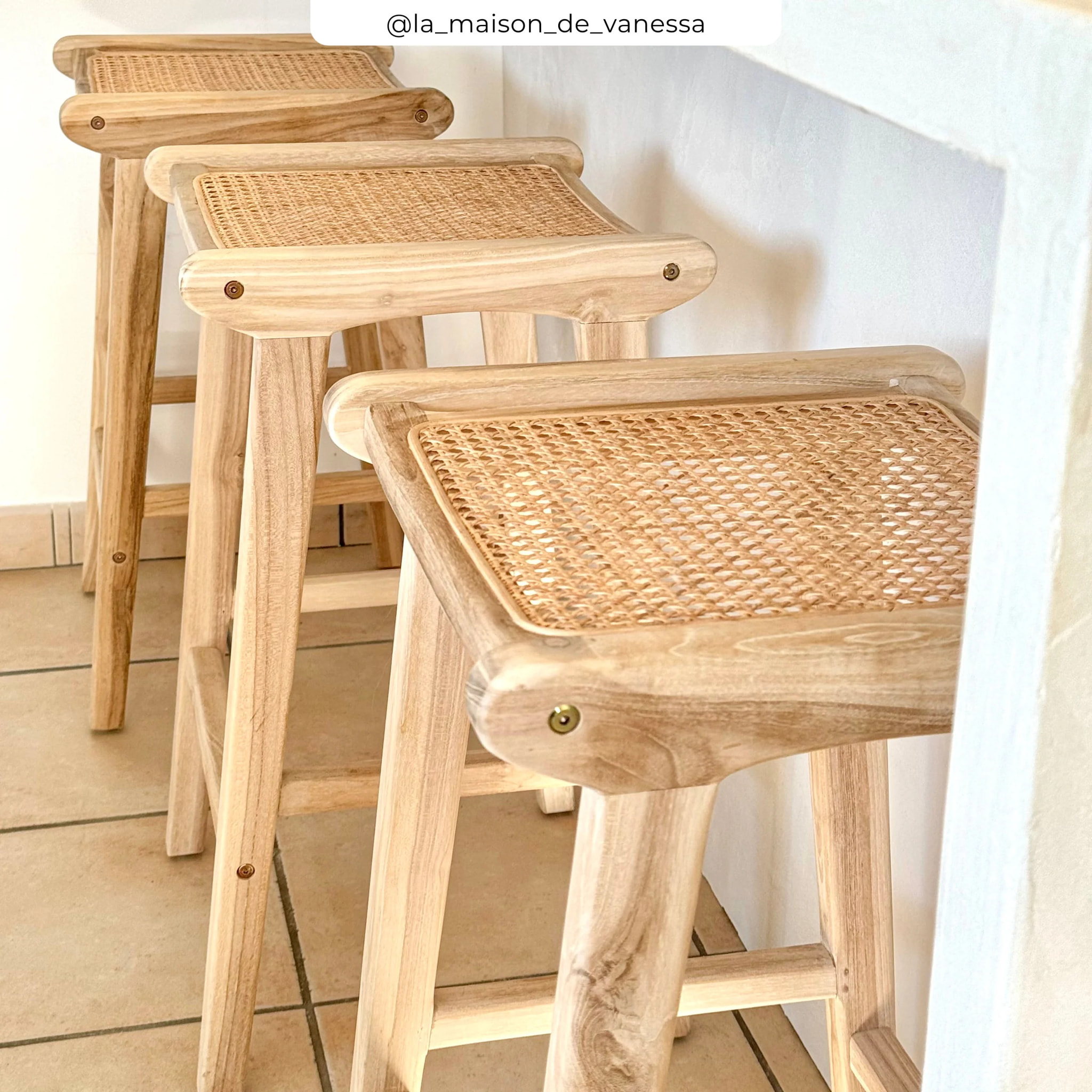 Tabouret pour îlot central 65 cm en teck et cannage - Omaha