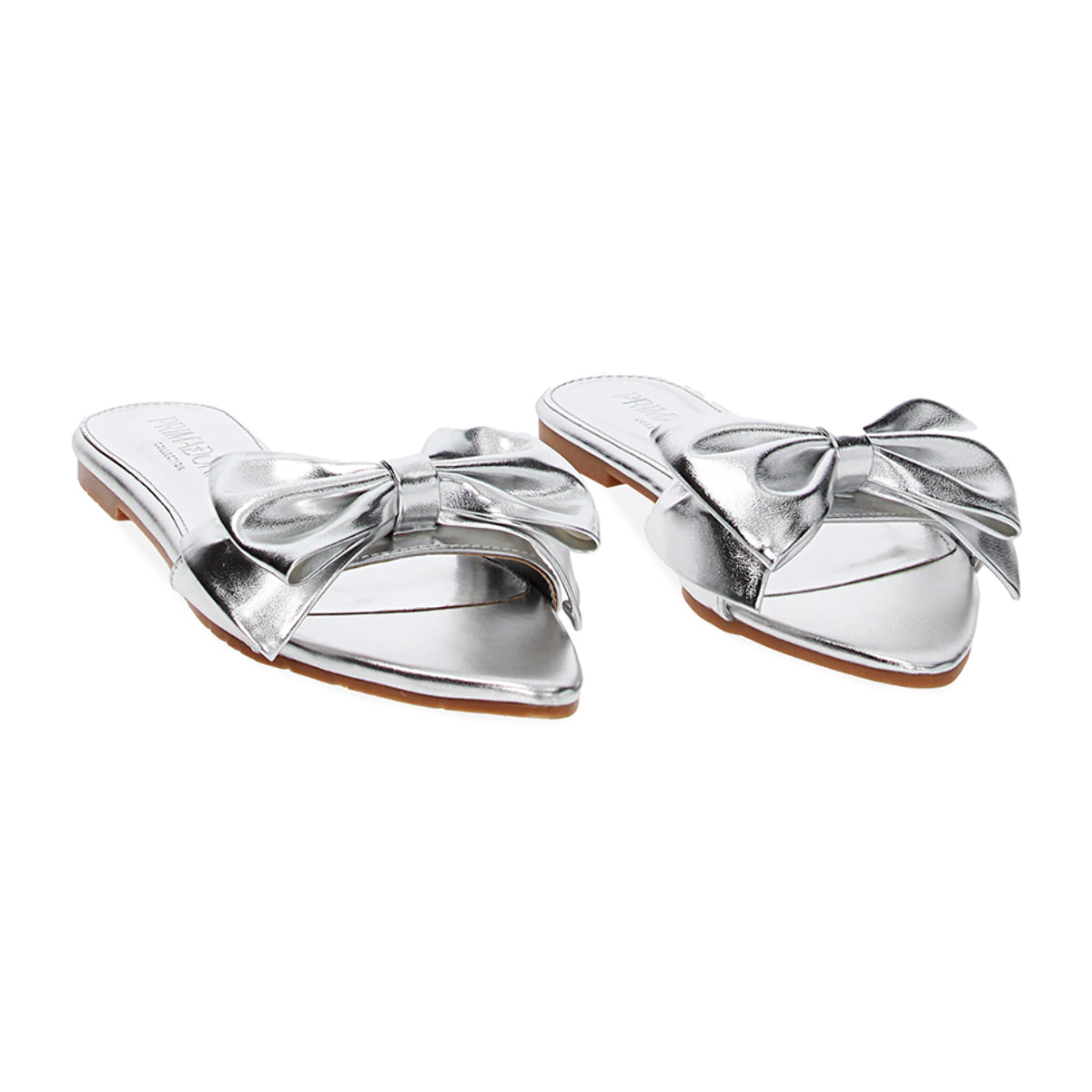 Sandalias planas plateadas en laminado