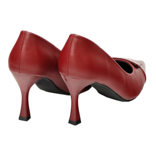 Decolletè in simil pelle con applicazione