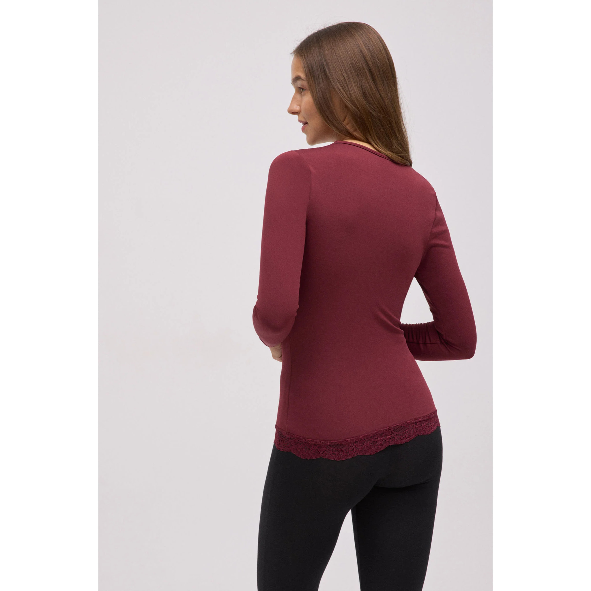 Maglietta termica con scollo a V e pizzo color marrone