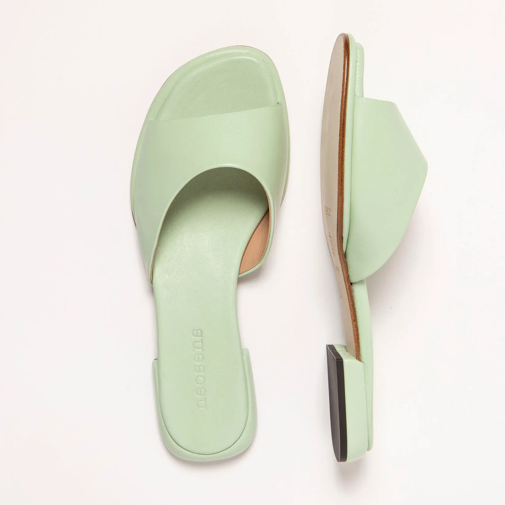 Sandalias S3153 NAPPA PASTEL GREEN/ VALVIN color Pastel green