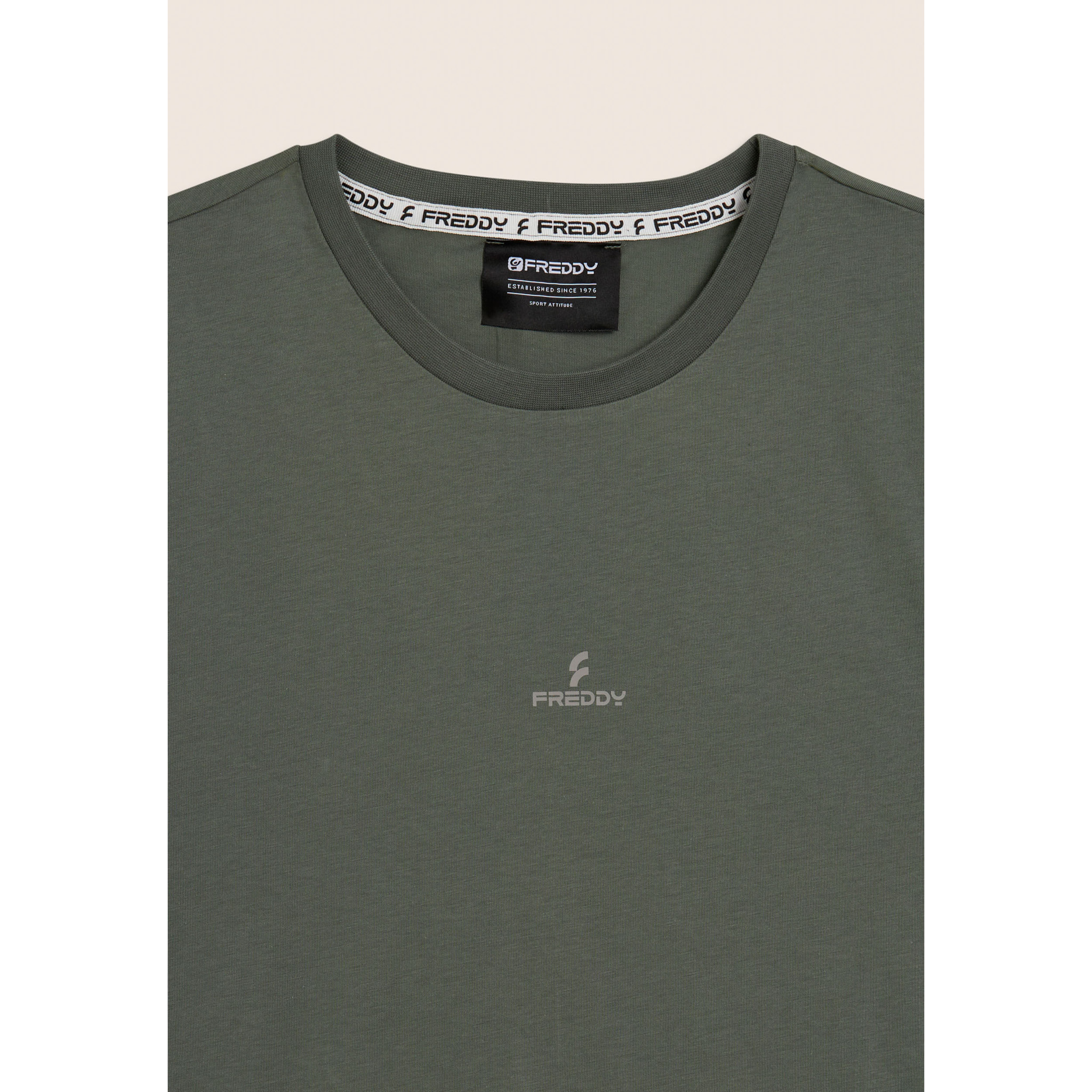 Completo sportivo in cotone con top smanicato e bermuda