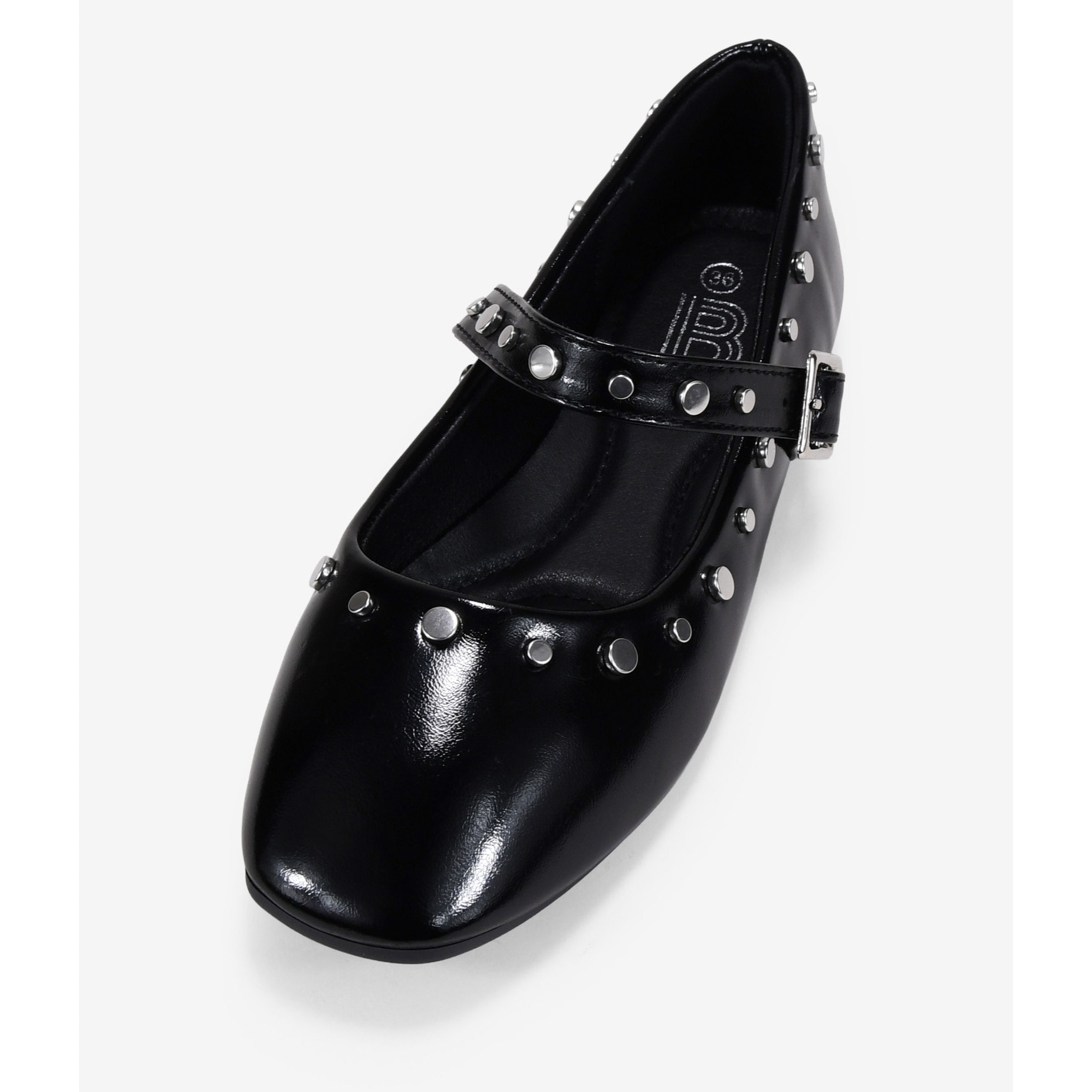 Bailarinas planas negras con tachas y hebilla