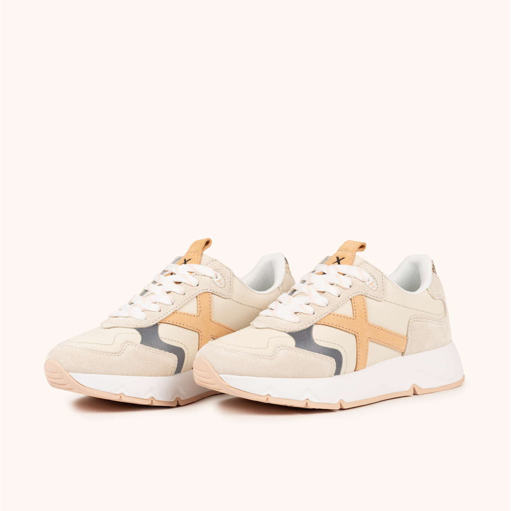 MUNICH MAMBA 04 Sneakers de gran volumen y estética contemporánea Beige, Ocre y Animal Print