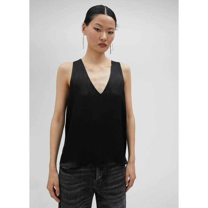 Top basic con spalline