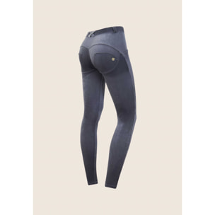 Pantaloni push up WR.UP® vita regular effetto velluto