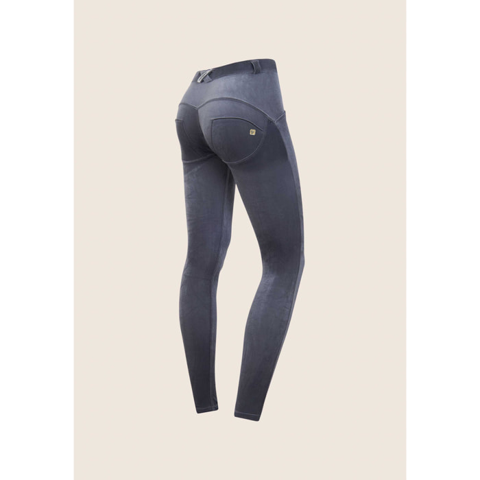 Pantaloni push up WR.UP® vita regular effetto velluto
