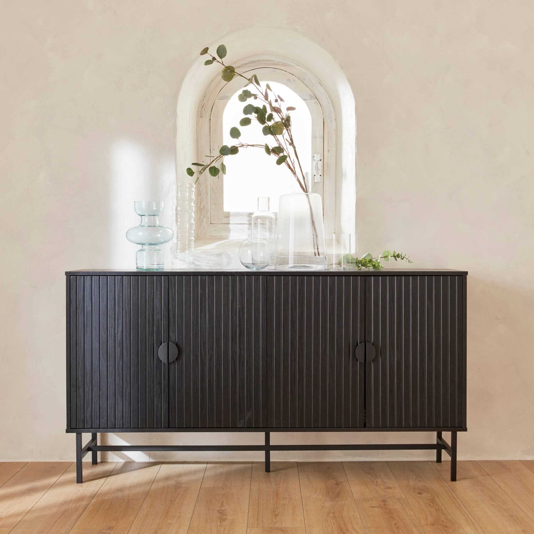 Buffet de rangement noir. Bazalt. quatre portes. deux étagères. buffet haut. vaisselier. L 157.5 x l 39 x H 83cm