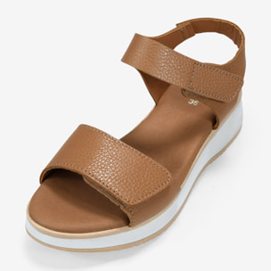 Sandalias de cuña taupe en piel con cierre fácil
