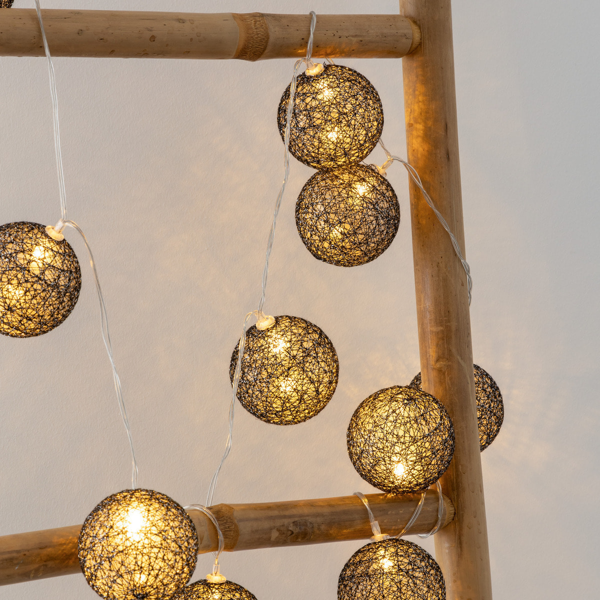 Guirlande LED à pile 10 boules - noir - L165 cm