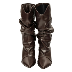 Stivaletto in simil pelle con tacco basso