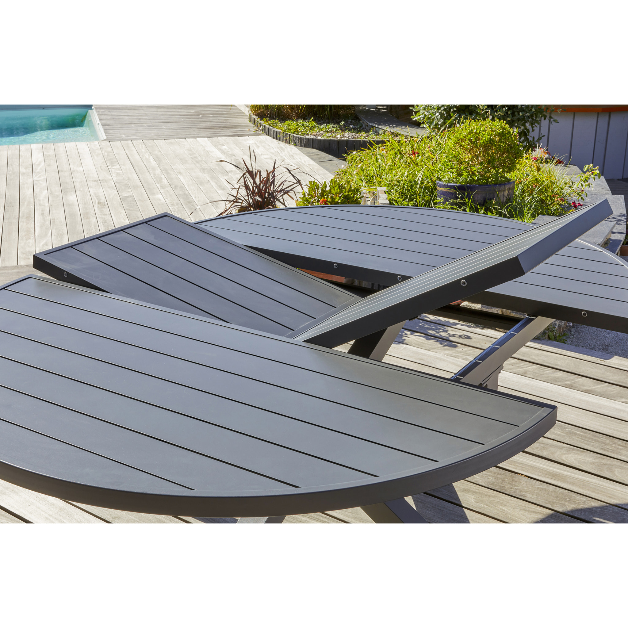 PELOSA - Ensemble repas 8 places en aluminium anthracite avec rallonge papillon