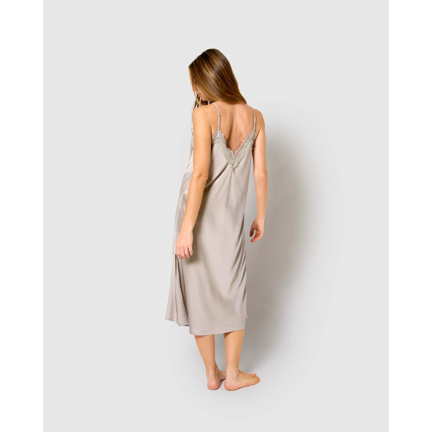 Camisón midi satén gris