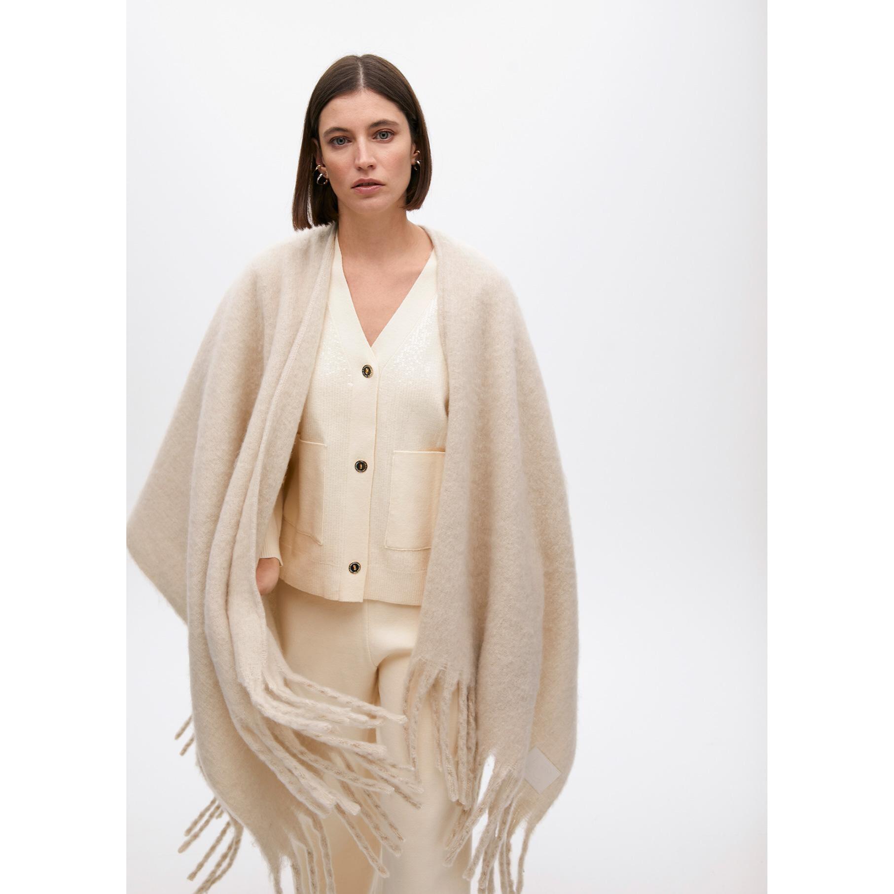 Mantella con Dettaglio di Frange