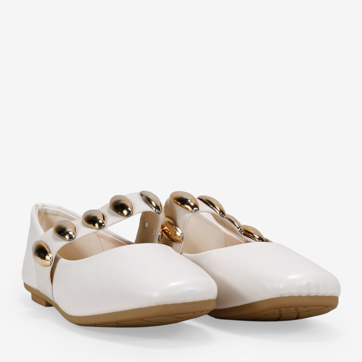 Bailarinas planas beige con elástico y piezas metálicas