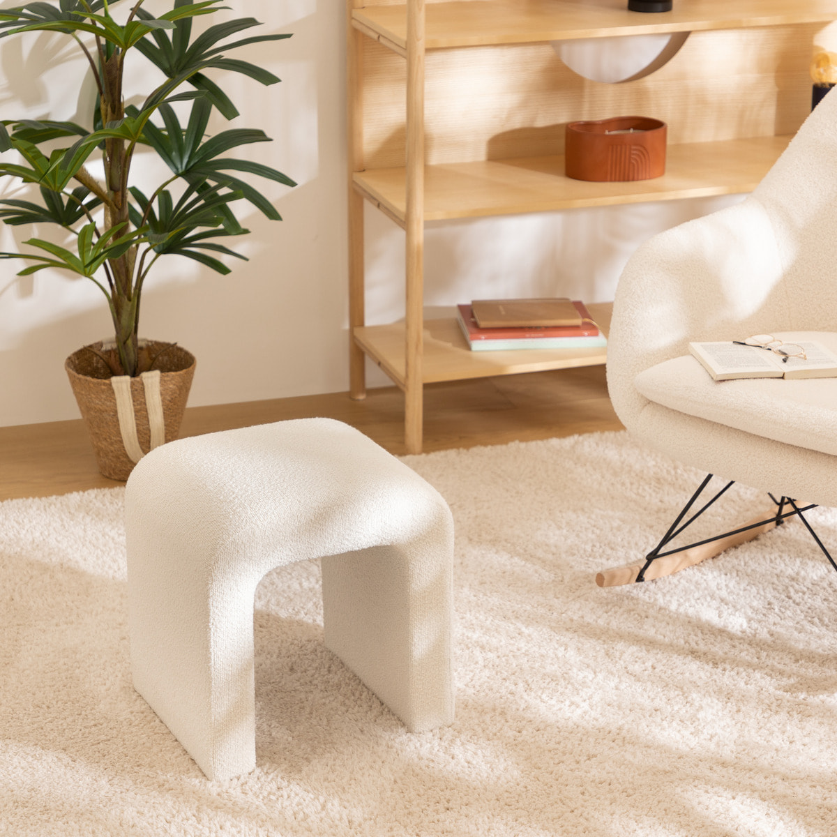 Pouf "Sevi" en bouclette 41x35cm blanc