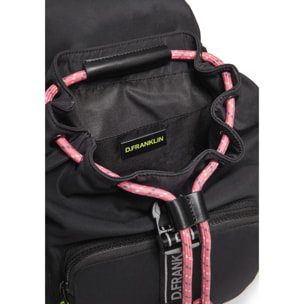 Mochila con Tirantes Regulables Bomb Flap Backpack en Negro D.Franklin