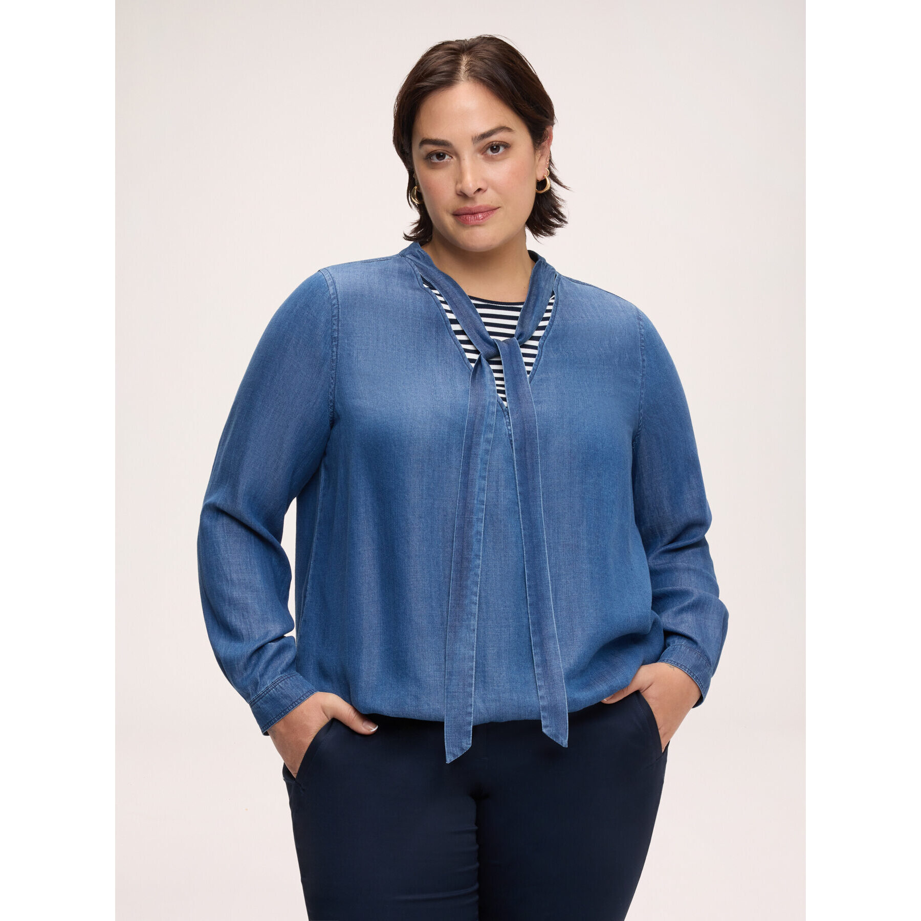 Fiorella Rubino - Blusa de tencel con lazo - Azul