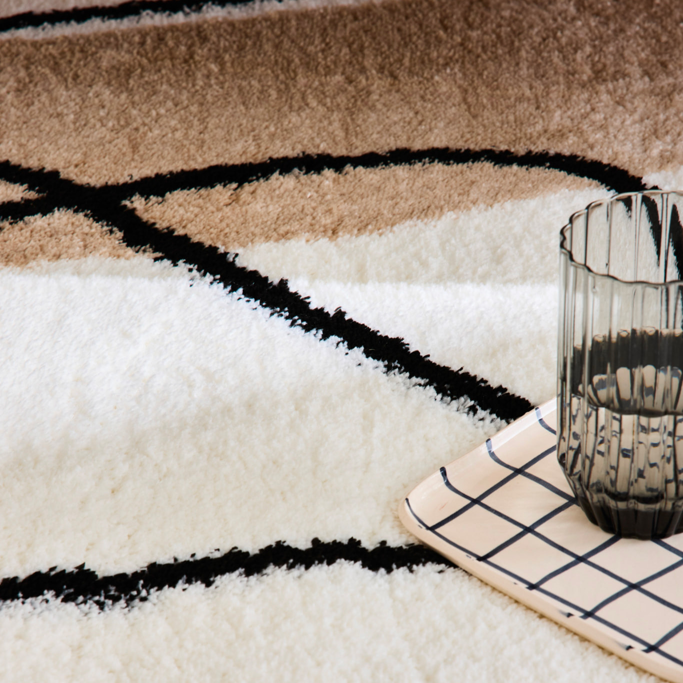 LASSO - Tapis abstrait à poils longs en polypropylène