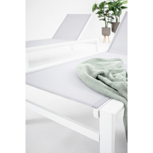 Lettino reclinabile SKIPPER NEW in alluminio bianco e textilene grigio, con ruote