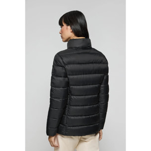 Chaqueta ultralight Susanne negra con parche Rigby Go