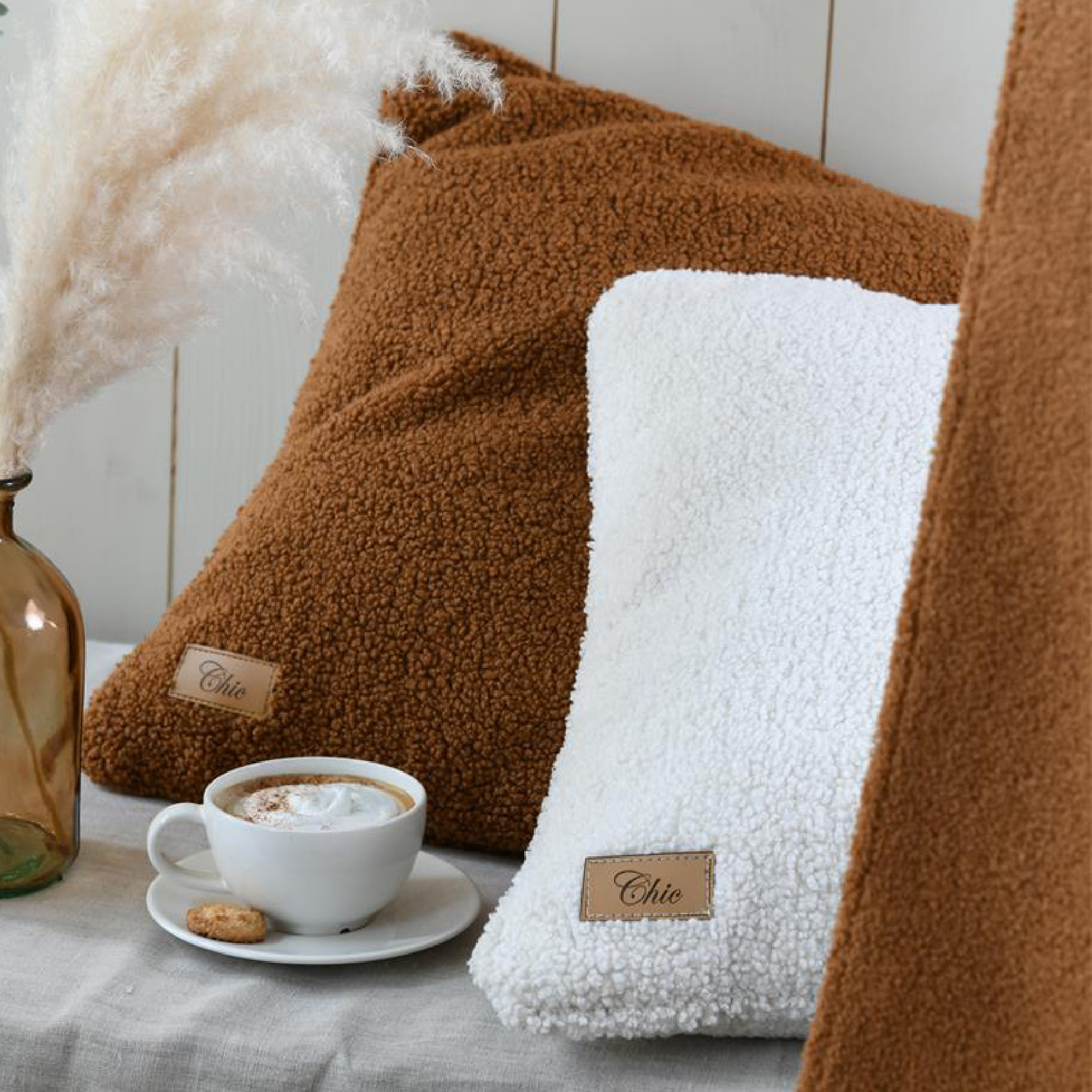 Coussin carré  - Effet bouclette - Ecru