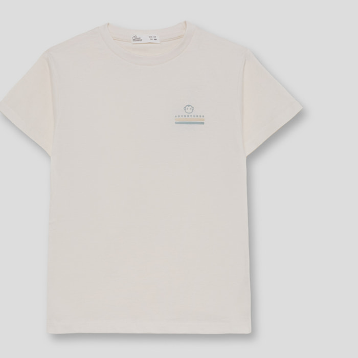 Camiseta de Manga Corta Lisa con Pequeno Logo Discreto en el Pecho Estilo Basico Elegante | Color: Crudo | Street Monkey