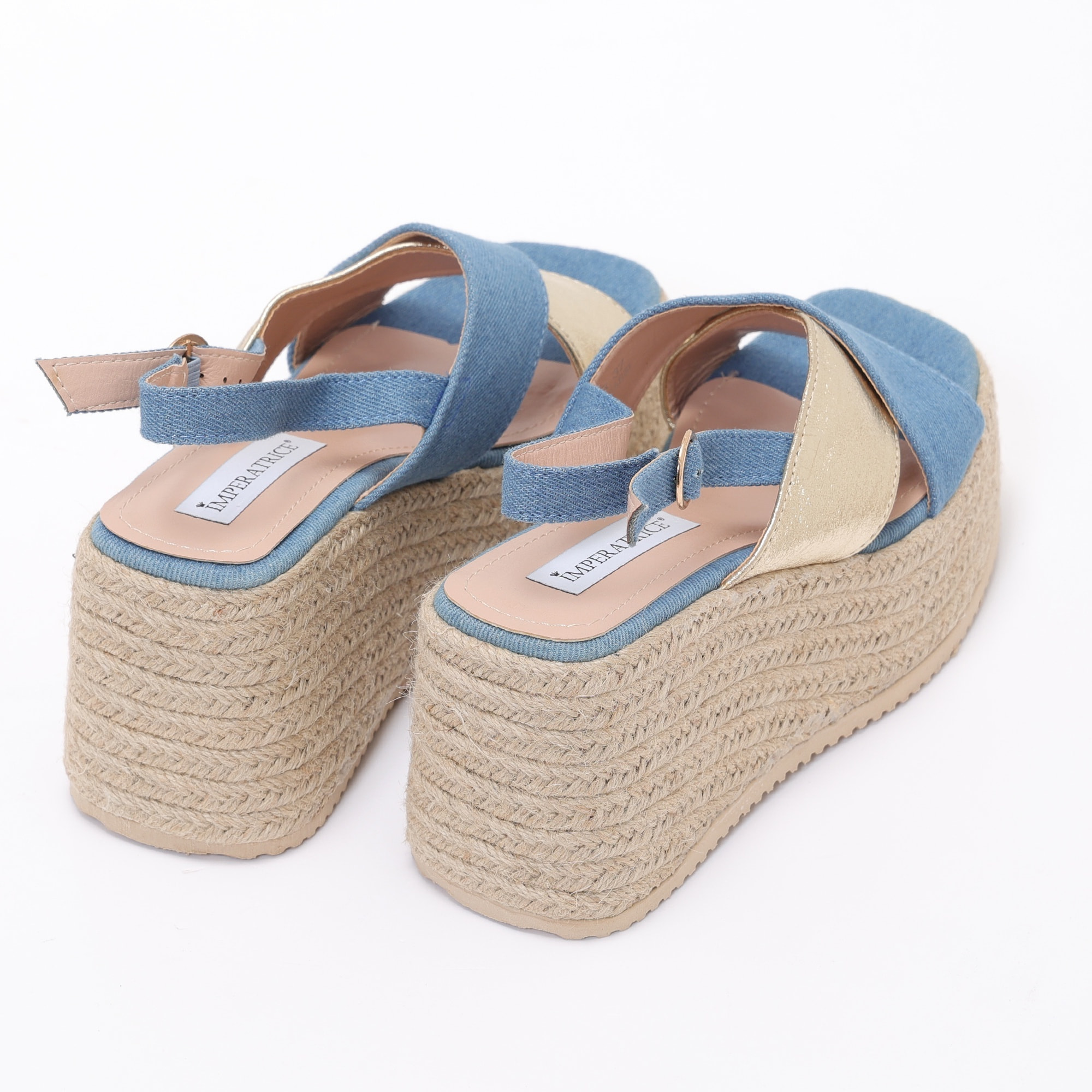 Sandali in simil pelle scamosciata con zeppa in rafia